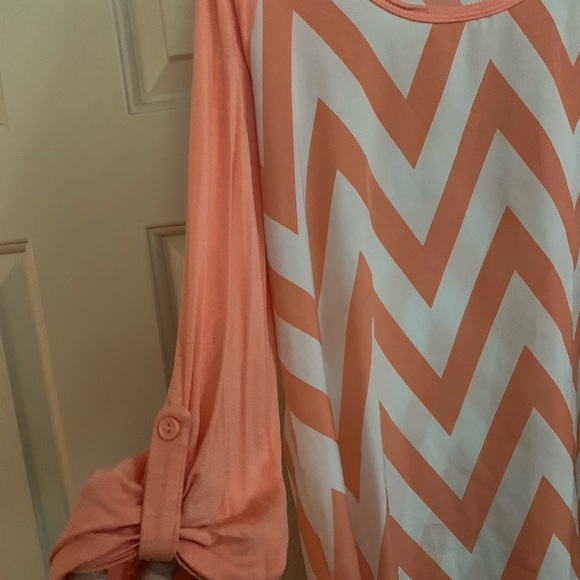 Chevron Patterned top - Picture 2 of 2